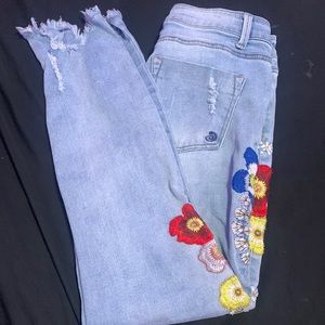 INDIGO REIN: Light Blue Floral Designed Ripped Jeans size: 7
